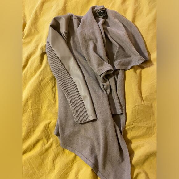 NWT Simply Vera Vera Wang Taupe Cardigan W/ Faux Leather Sleeves Small Classic - Picture 7 of 8